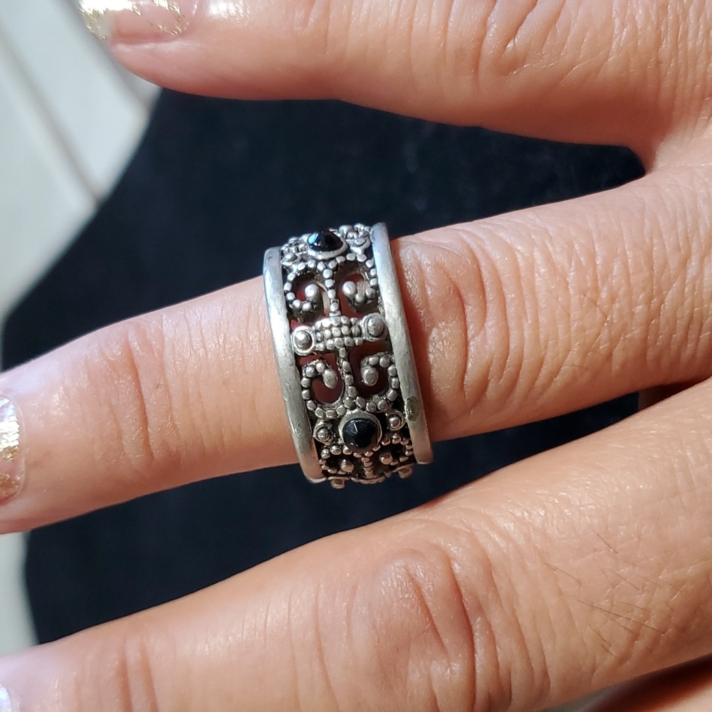 Ring - Picture 3 of 3